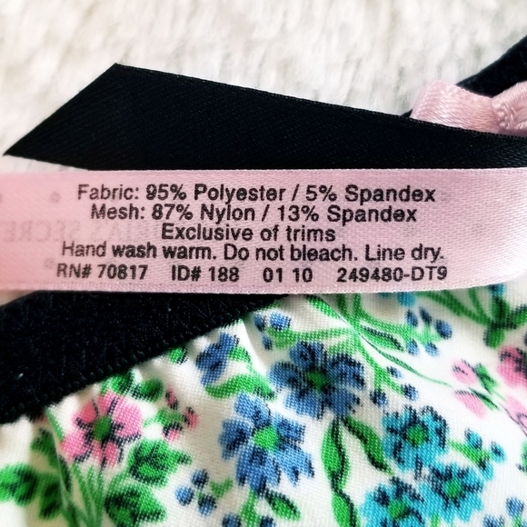 Victoria's Secret Vintage Sexy Little Things Bra & Skirted Thong Panty Set - Picture 7 of 16